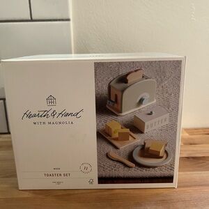 Hearth & Hand Wooden Toaster Set - Cream and Tan